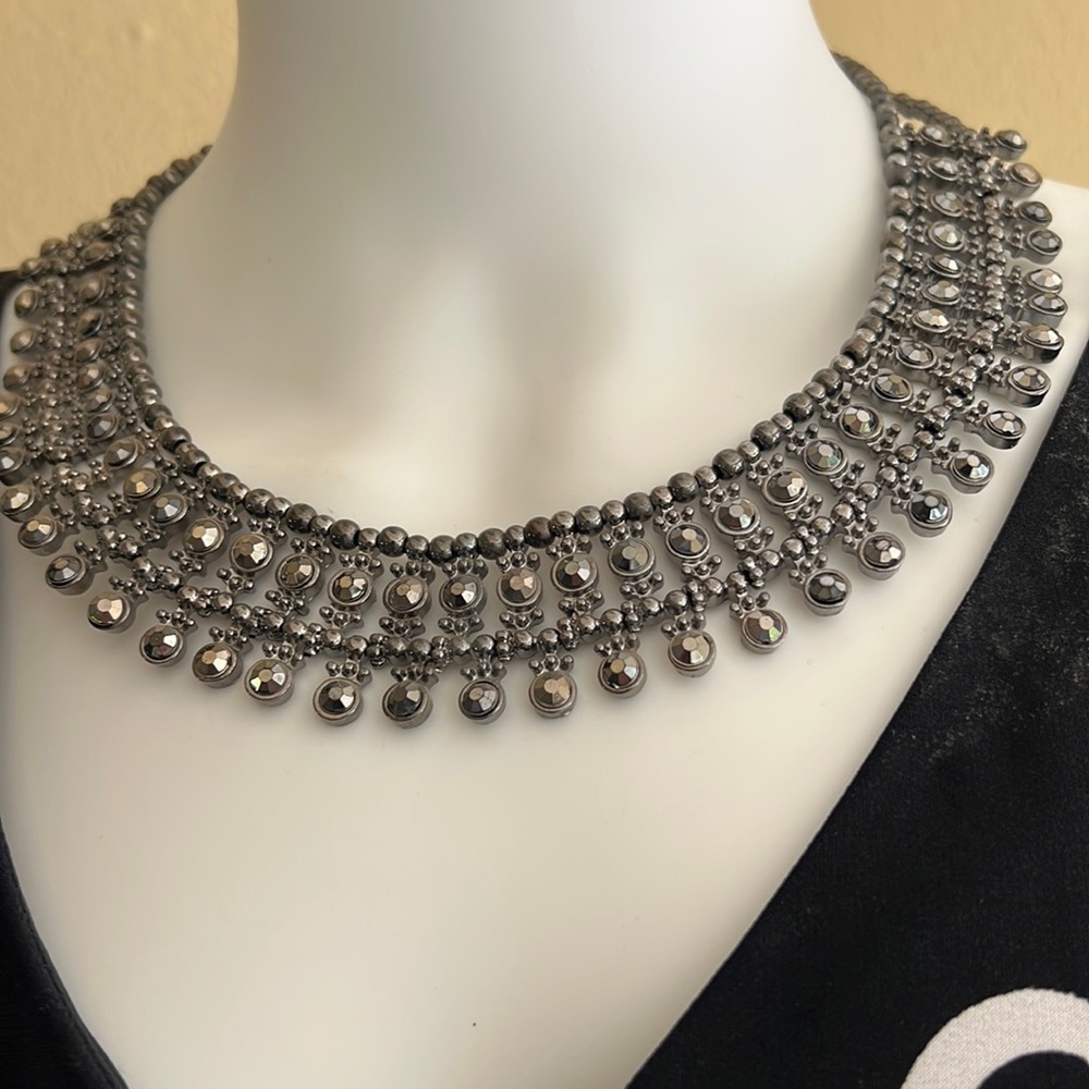 Beaded collar necklace